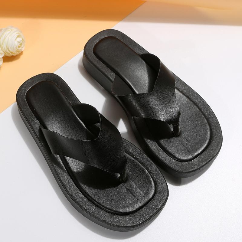 Chunky Sandals | Black Chunky Sandal Toe Post Flip Flops  – Womens Chunky Sandals Black